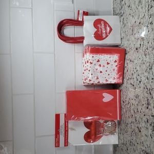 VALENTINE PARTY SUPPLIES